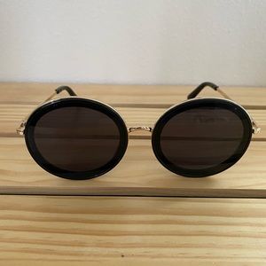 Round sunglasses